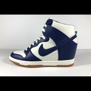 Woman Nike Dunk Sky Hi Essential Size 6 664877 104